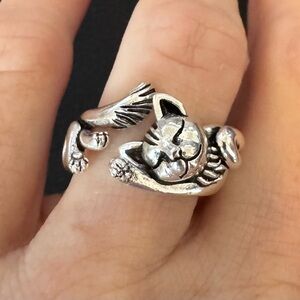 Sterling Silver Cat Wrap Ring. S925 stamped. Size 7.